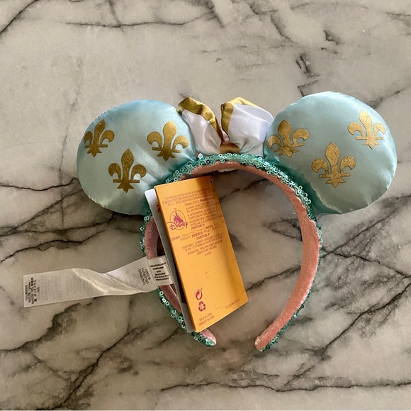 Disney Main Attraction King Arthur’s Carousel Minnie Ears - Picture 8 of 8